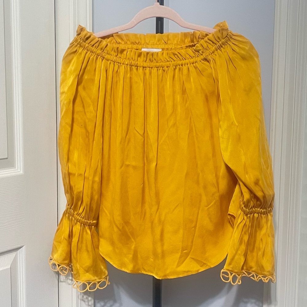 Karina Grimaldi women's off shoulder top blouse size XS.  #254